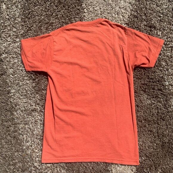 Disney Pumbaa & Timon “No Worries” Lion King Orange T Shirt Size Small Tribal - Picture 8 of 8